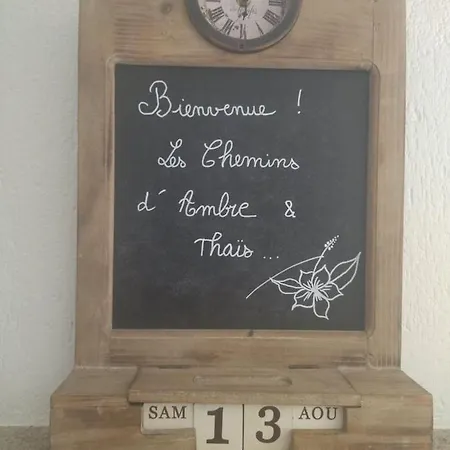 Les Chemins D'ambre Et Thais * La Regrippiere